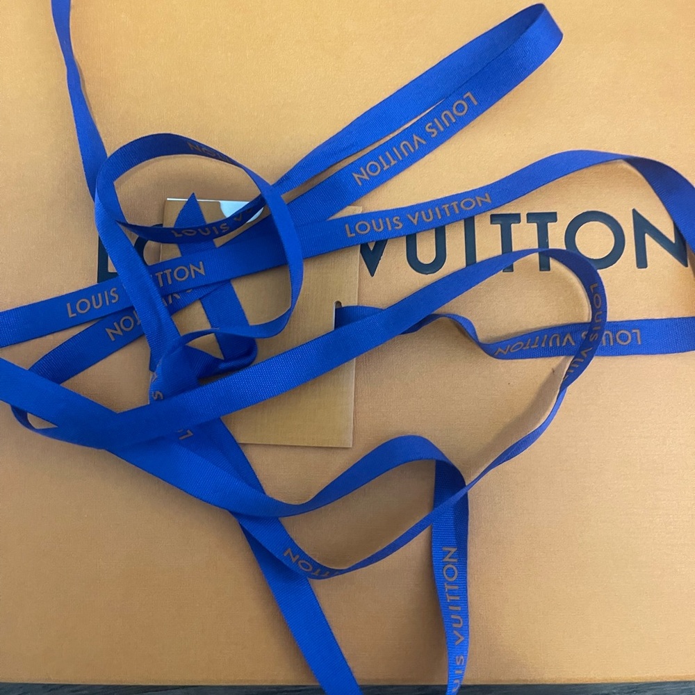 Authentic Louis Vuitton Accessory Box - Picture 4 of 7